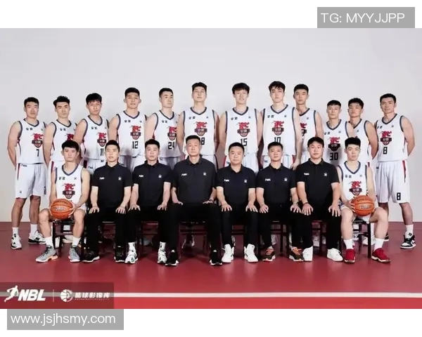 重庆篮球队耐力对比深度解析揭示球队潜力与挑战